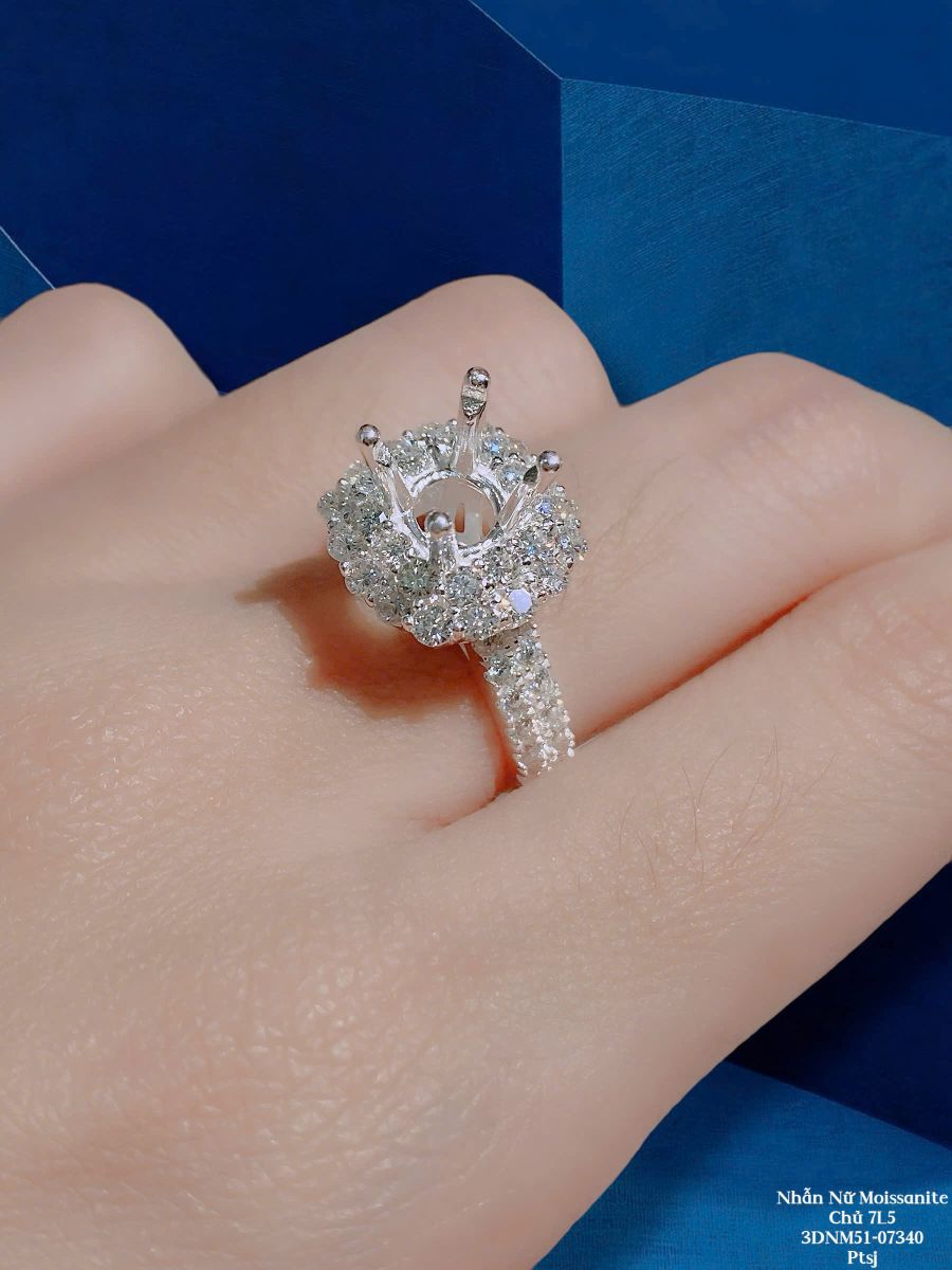 Nhẫn Moissanite 7.5