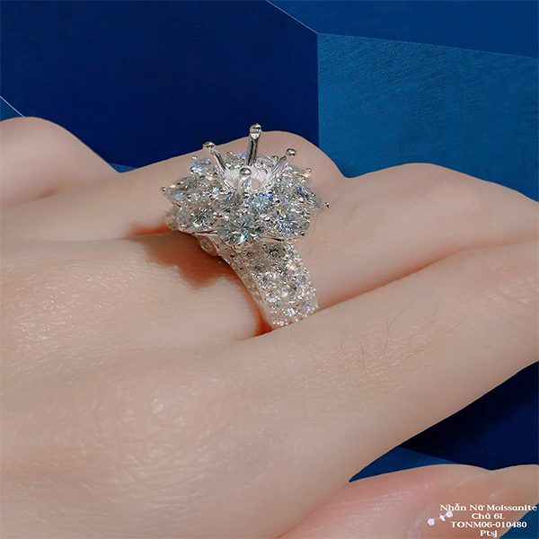 Nhẫn Moissanite 6L